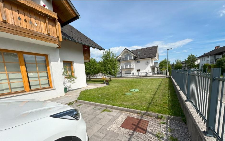Sos Apartments Радовлица Экстерьер фото